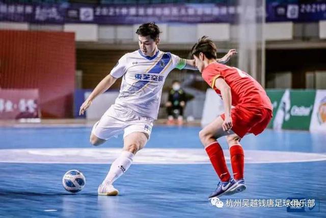 德尚战术完败！首发犯错+中场失控 高中锋枯坐替补席